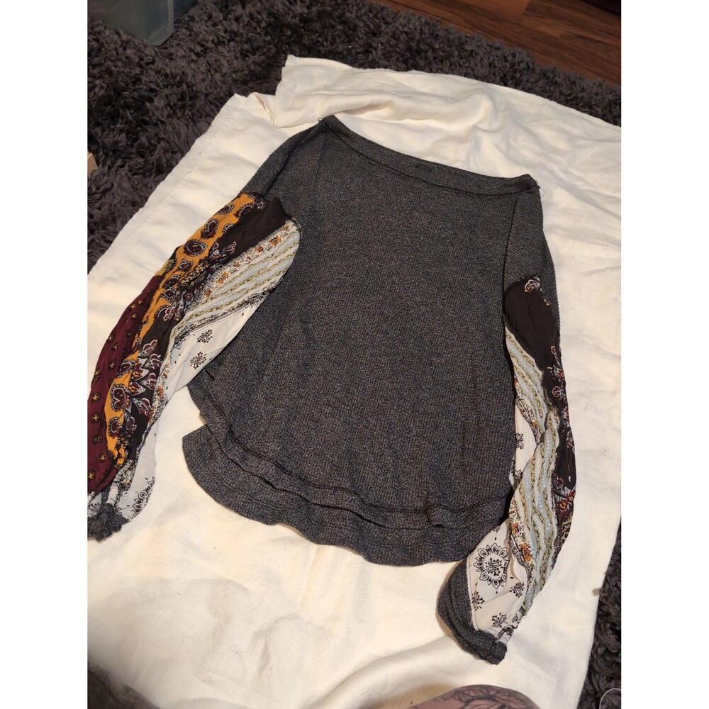 We The Free gray patterned sweatshirt Long sleeve